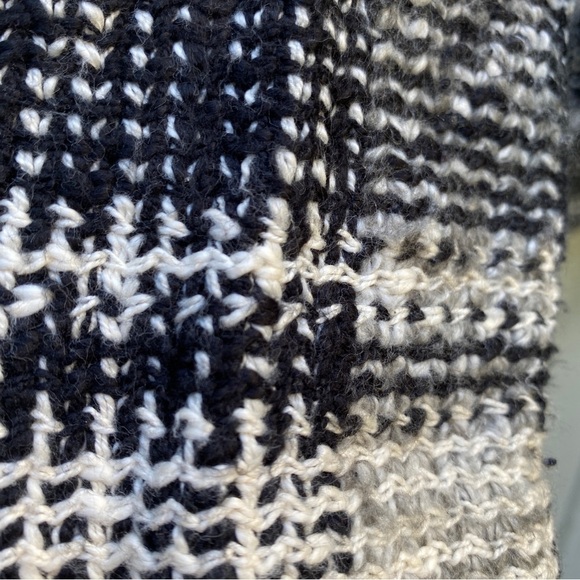 Lucky Brand knit jacket with asymmetrical zip front size medium - Picture 3 of 10